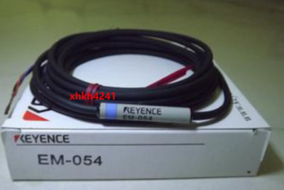 NEW KEYENCE EM-054 EM054 Proximity Sensor