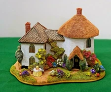 Lilliput Lane - Teapot Cottage - L2993 Mint in original box with deed. Last one.