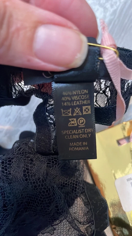 Nuevo con etiquetas Tanga Agent Provocateur Soiree Solane Cuero Encaje Negro 3 M $569 Foto 3 de 4