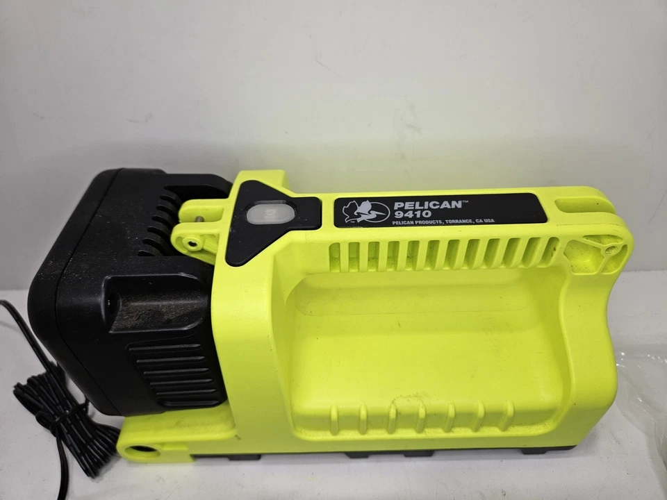 PELICAN 9410 GREEN LED LANTERN Fire and Hazardous Conditions Charger Base CLEAN - Image 3 of 4