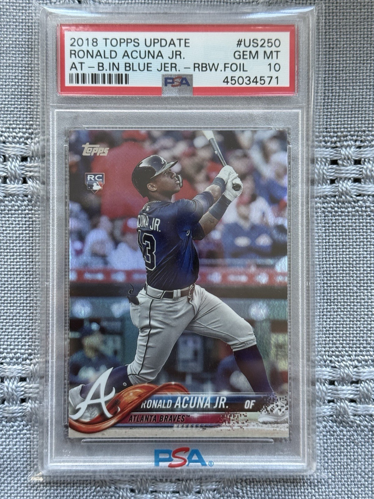 2018 Topps Update Ronald Acuna Jr #US250 Rainbow Foil RC PSA 10 Braves