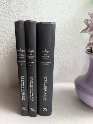 Twilight: The Graphic Novel Collector's Edition The Twilight Saga + vol. 1 and 2