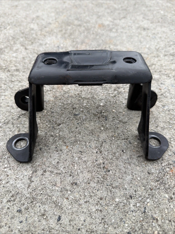 Soporte de montaje en riel de marco de barra estabilizadora delantera Camaro/Firebird (se adapta a izquierda y derecha) 93-02 Foto 2 de 4