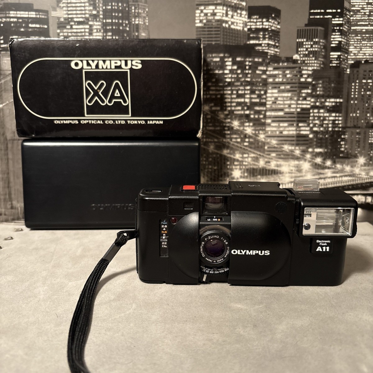 OLYMPUS オリンパス XA F.ZUIKO F2.8 35mm A11 Amazon.com : Olympus XA 35mm Film RangeFinder Camera with
