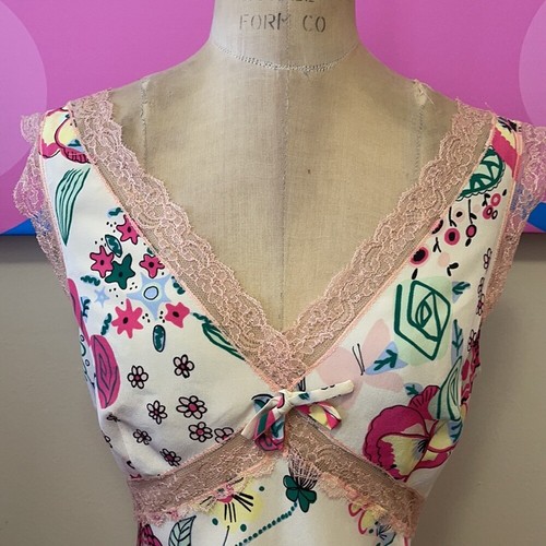 Top floreale Moschino rosa economico e chic nuovo con etichette - Foto 2 di 11