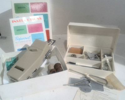SINGER 102880 Professional Buttonholer Slant Needle Zig-Zag PLUS Lots Of EXTRAS
