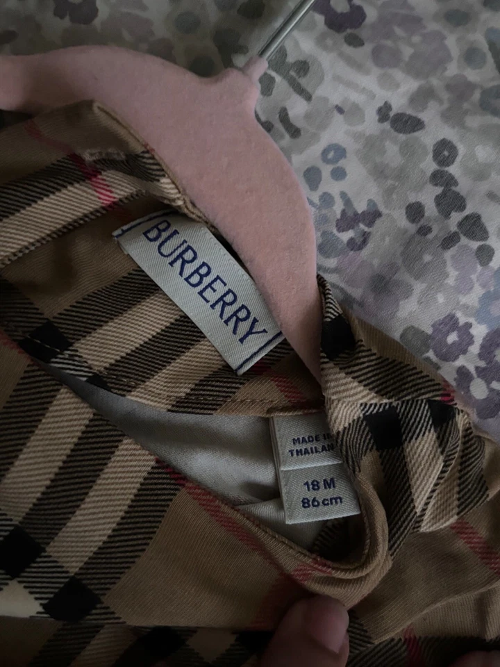 vestido burberry (niños) multicolor, talla 18 meses solo usado una vez en excelente co Foto 2 de 2