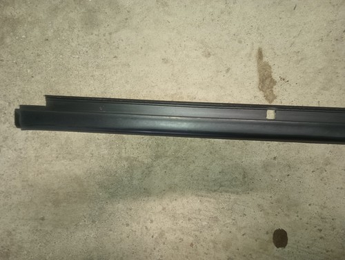 Passenger Side Front Door Window Outer Sealing Strip- GM Yukon/Tahoe - Picture 6 of 12