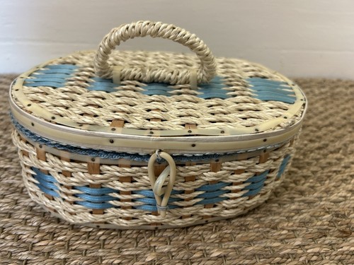 VINTAGE c.1960s blue and cream wicker sewing basket work box - Picture 8 of 14