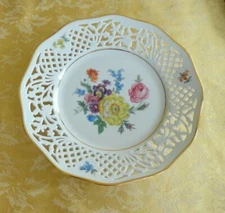 Vintage Vienna Austria Hassenpflug Reticulated Floral Gold Gilt Plate 10 1/4" D 