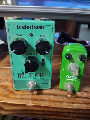 TC electronic THE PROPHET Digital Delay Guitar Effects Pedal & MINI AZOR CHORUS!