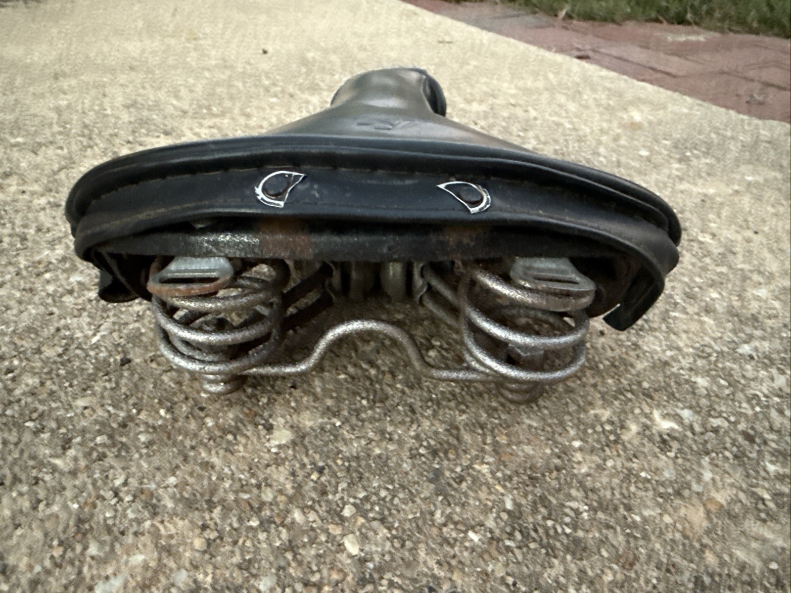 Vintage BIKE BICYCLE  SEAT Black Leather Rampar  SPRING SHOCKS  10x8”