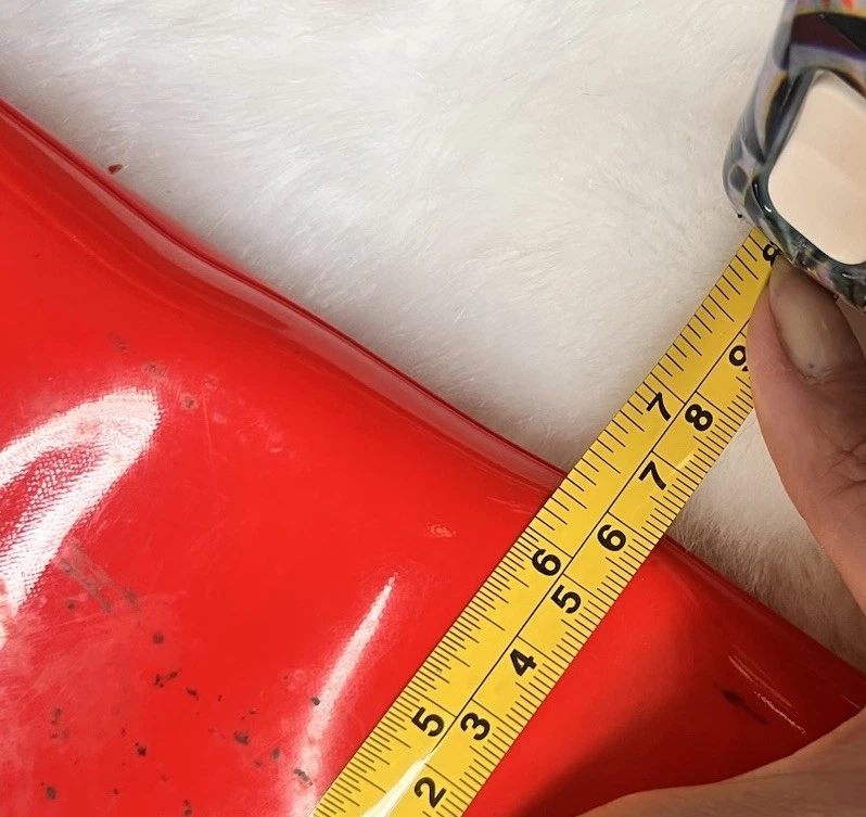 Vintage 1960’s Red & White Large PVC Bag. Fabulous Statement Bag. Zip Close. - Image 4 of 4