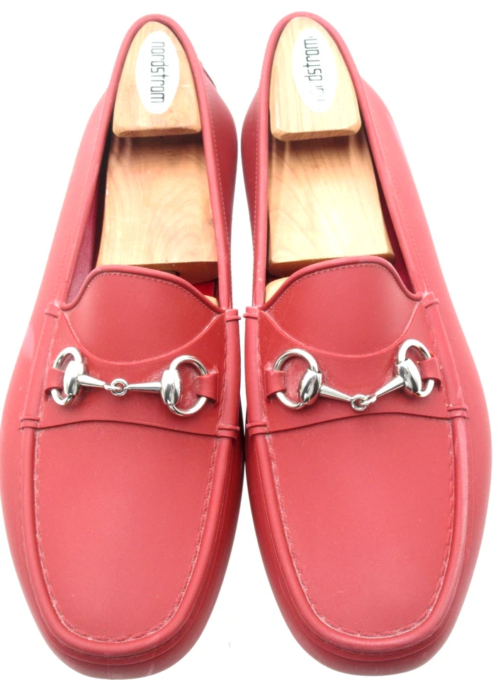 Mocassins masculinos de borracha vermelha Gucci tamanho 7 Reino Unido, 8 EUA - Imagem 2 de 4