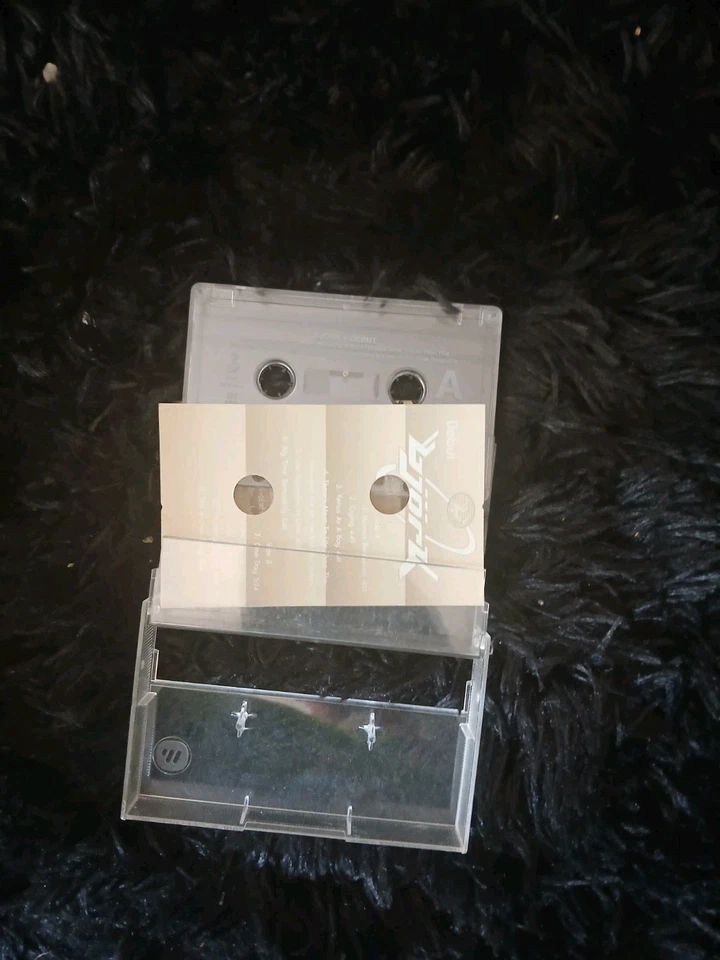 Debut by Björk (RARE Club Edition Cassette, Jul-1993, Elektra (Label)) - Image 2 of 2
