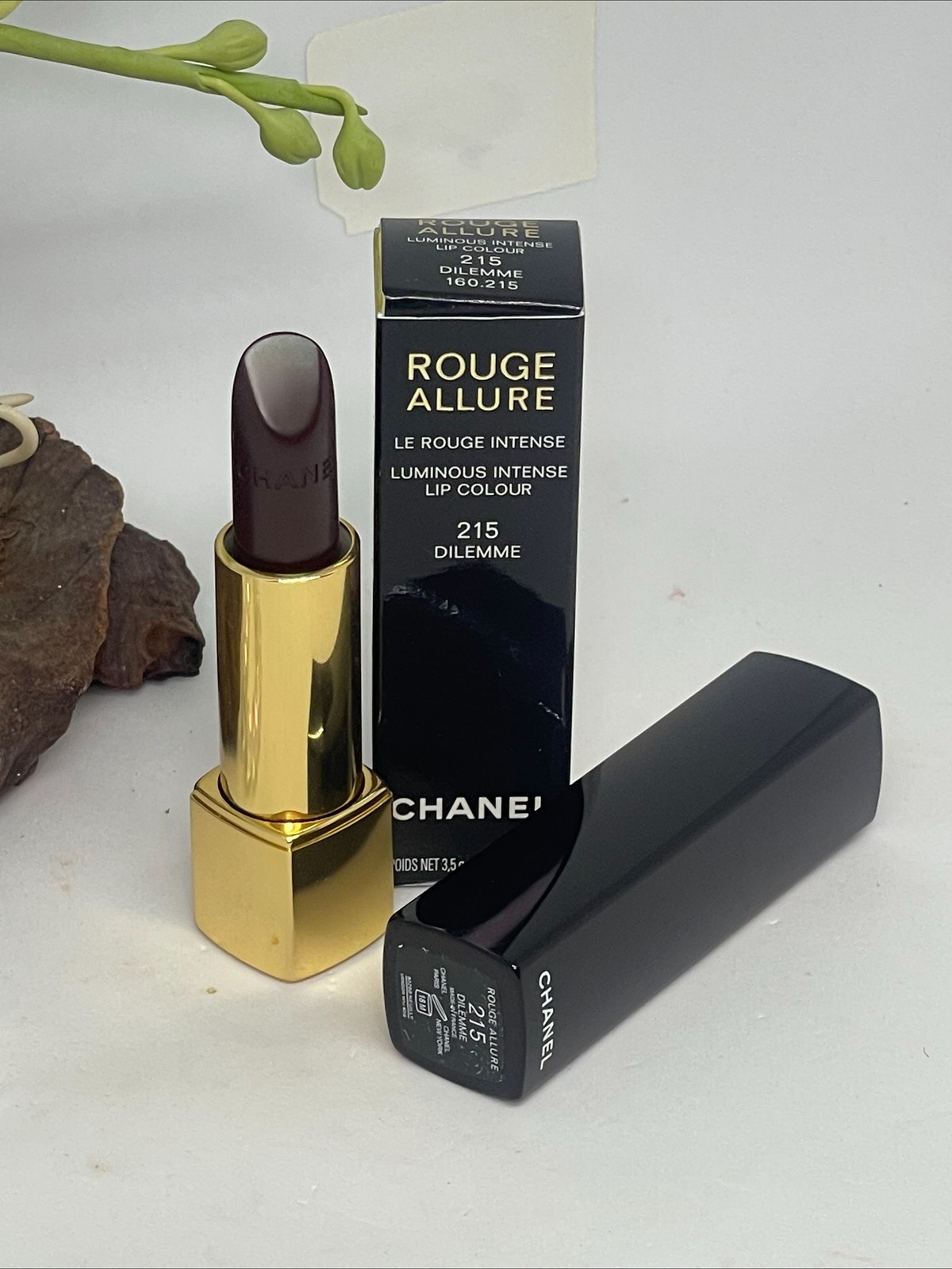 Chanel Rouge Allure Luminous Intense Lipstick - 215 Dilemme - New in Box thumbnail 2
