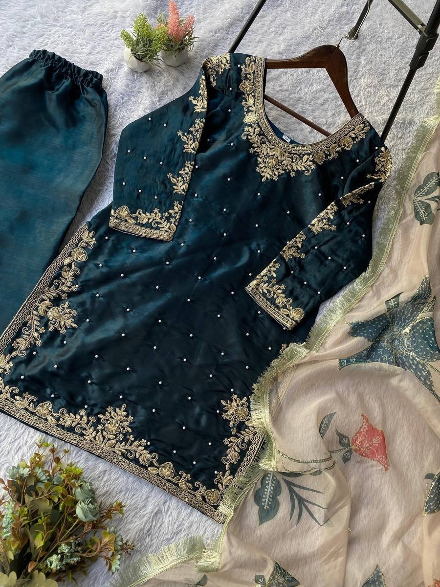 kameez dress design Red Silk Salwar Suit: Hand Embroidered Pakistani Wedding Dress