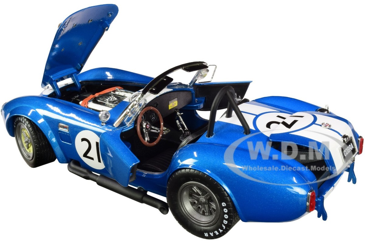 Shelby Cobra 427 S/C 1/18 京商 AUTOart Shelby Cobra 427 S/C Silver Metallic with White Stripes 1:18 by