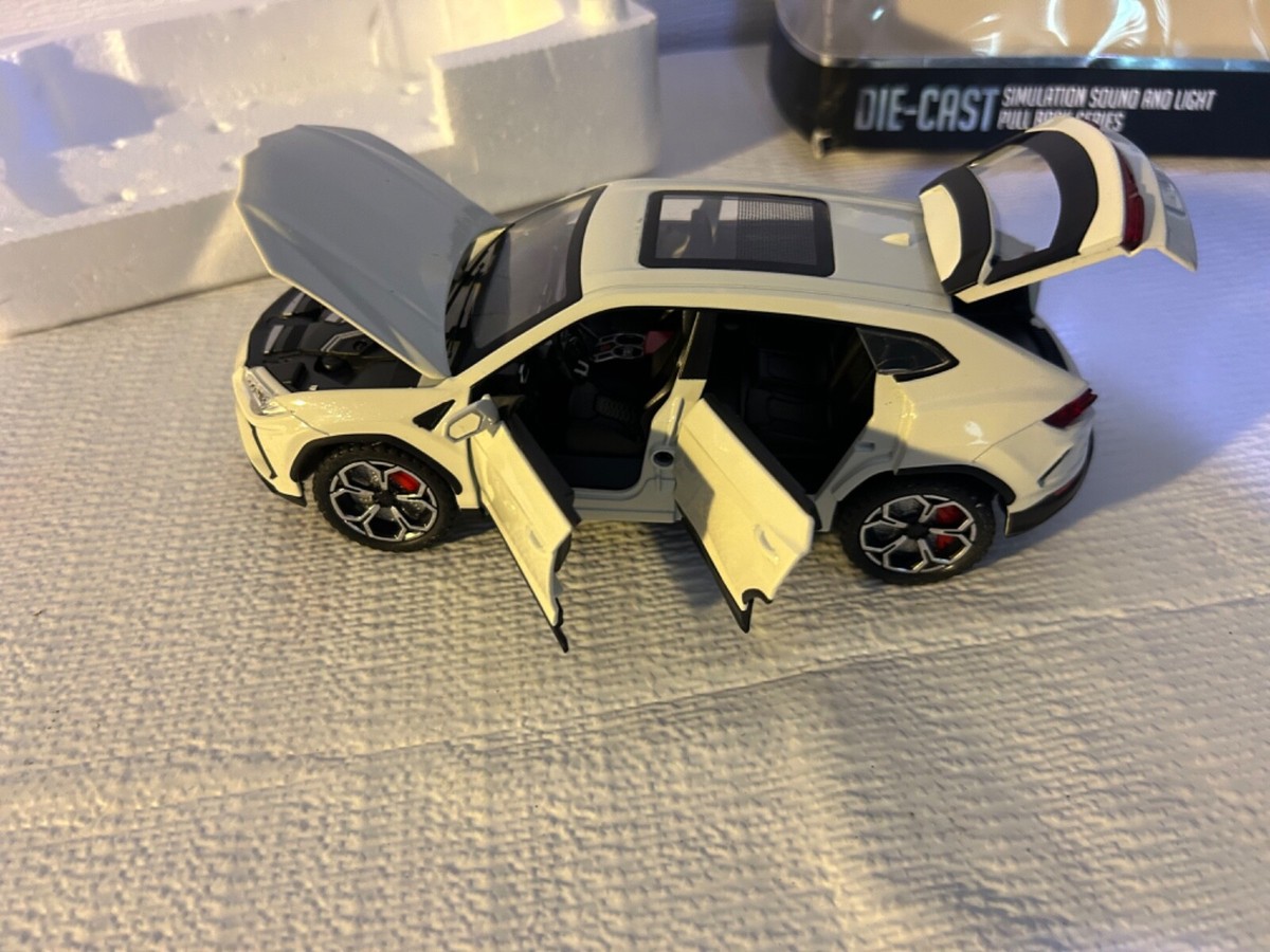 CHE ZHI Die Cast Car SUV Lamborghini Urus 1/24 CZ141 White CHE ZHI Die Cast Car SUV Lamborghini Urus 1/24 CZ141 White