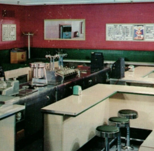 1950s White Plains, NY  Emmadine Stop'N'Snack  Diner, Soda Fountain UNP Postcard - Image 3 of 4