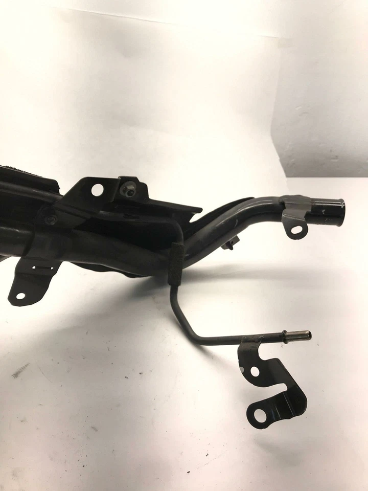 MAZDA 3 2015 combustible gas llenado cuello tubo manguera OEM Foto 2 de 4