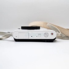 Nikon 1 J1 Mirrorless Camera with 10-30mm Bundle Lens