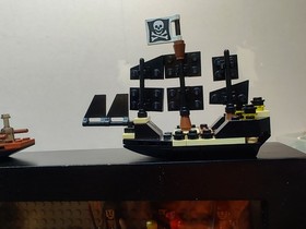 LEGO Pirates of the Caribbean: The Black Pearl (4184)