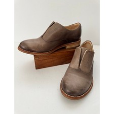 CLARKS Women  s 6M Leather Slip-On Shoes Brown Low Heel Comfort Casual Loafers