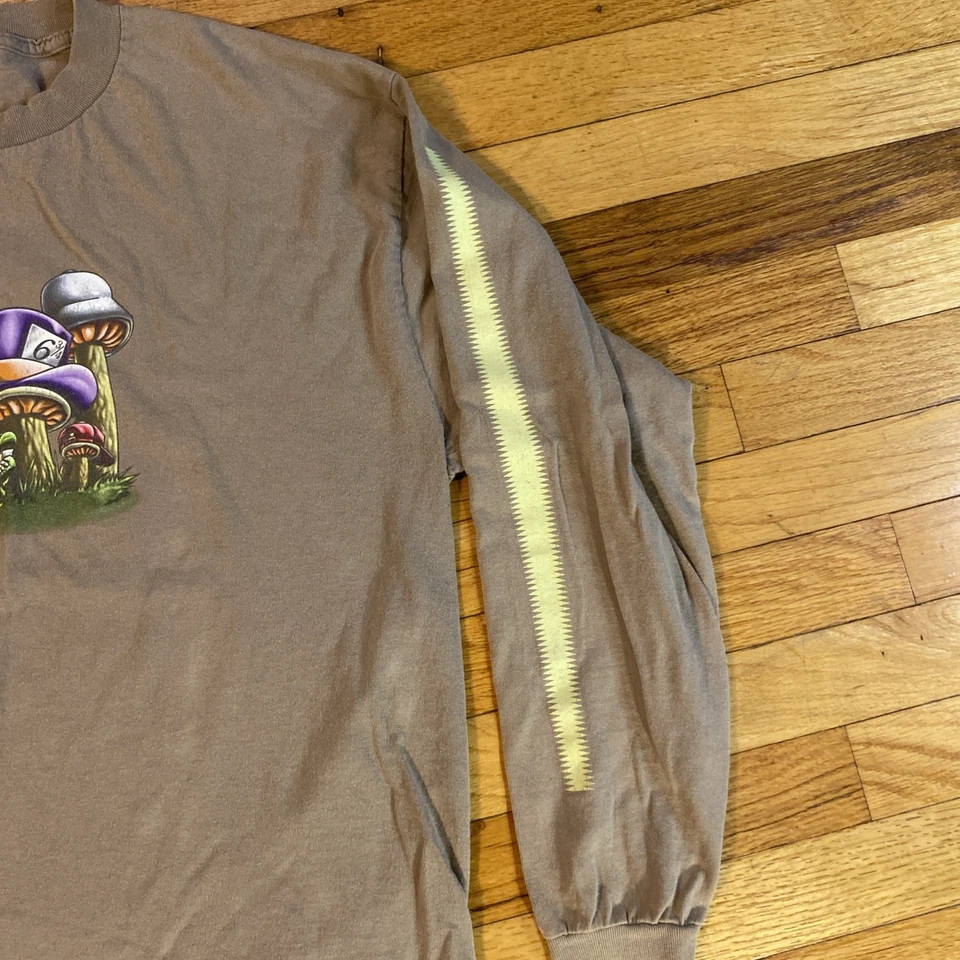 VTG Mushroom Long Sleeve Alice In Wonderland AAA Tag XL Tan Brown Y2K - Image 4 of 4