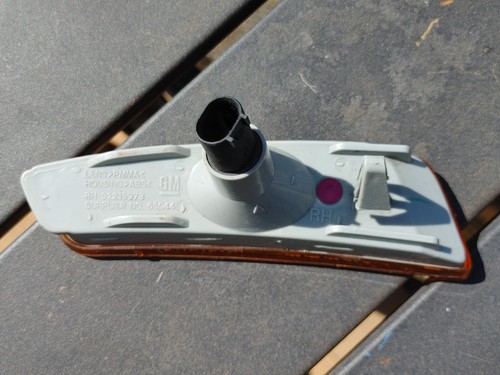 2008-2009 PONTIAC G8 GT GXP RIGHT FRONT SIDE MARKER LIGHT 92215973 AMBER OEM - Picture 4 of 6