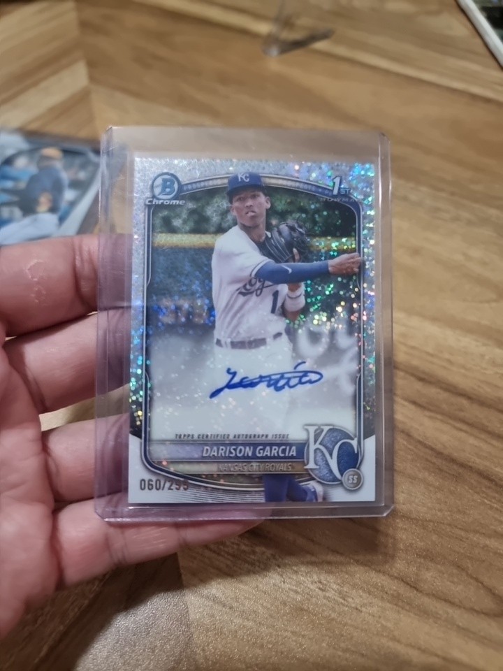 2025 BOWMAN CHROME - DARISON GARCIA 💎 1ST SPECKLE AUTO /299 #CPA-DG KC ROYALS