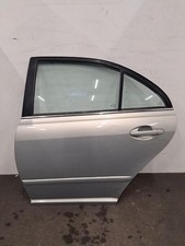 Porte arrière et accessoires Toyota AVENSIS