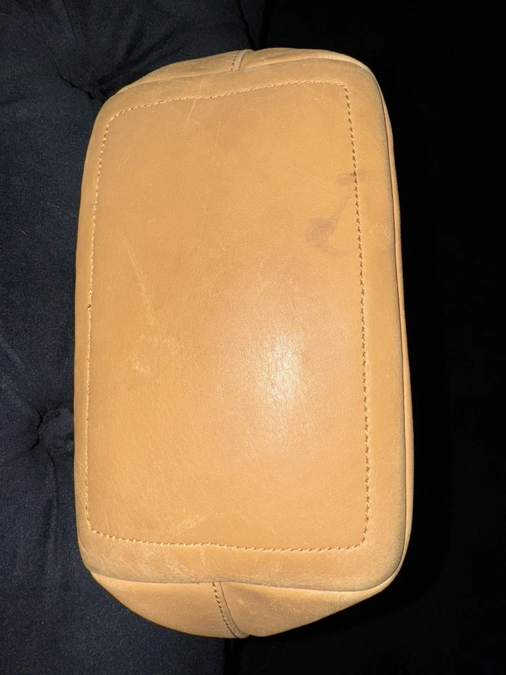 COACH E1D-9823 Camel Vintage Shoulder Handbag Leather Legacy West Hobo Old Tote - Image 4 of 4