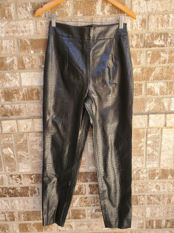 ZARA NWOT Black Faux Leather Pants Crocodile Print Size Medium
