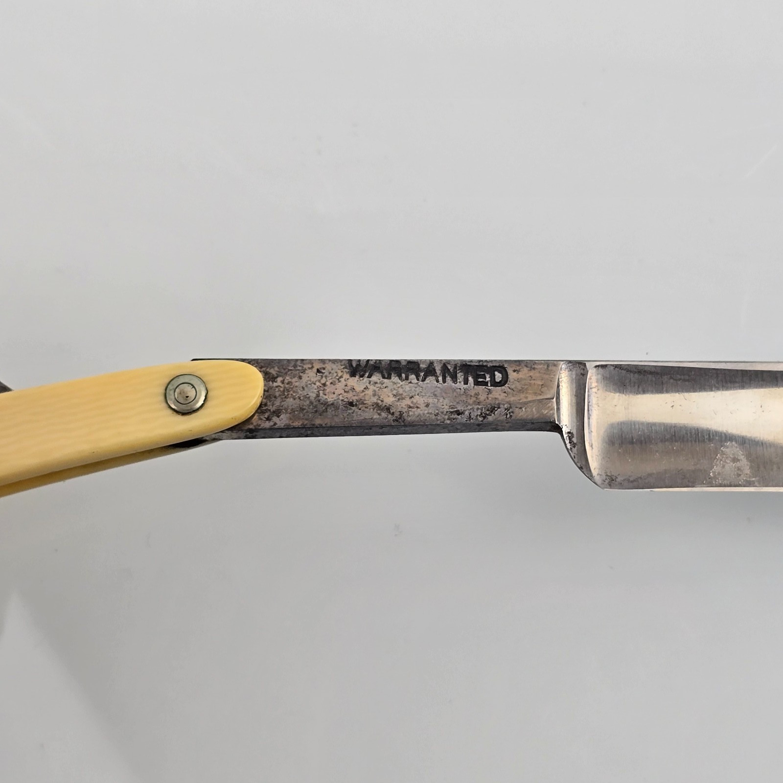 Vintage/Antique 1/2" W.H. Morley & Sons. German Straight Razor. Bakelite handle