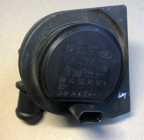 VW Golf 1.4 TSI CMB Wasserpumpe Zusatzwasserpumpe 5G0965567A