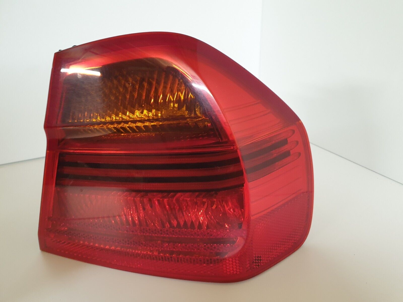 2005-bmw-320i-e90-rhd-rear-right-outer-tail-light-6937458-ebay