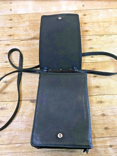 Bolso lateral de cuero para mujer LIZ CLAIBORNE Cartera Bolso oscilante Bolso de mano Libro de bolsillo 💗Nuevo - Imagen 2 de 10