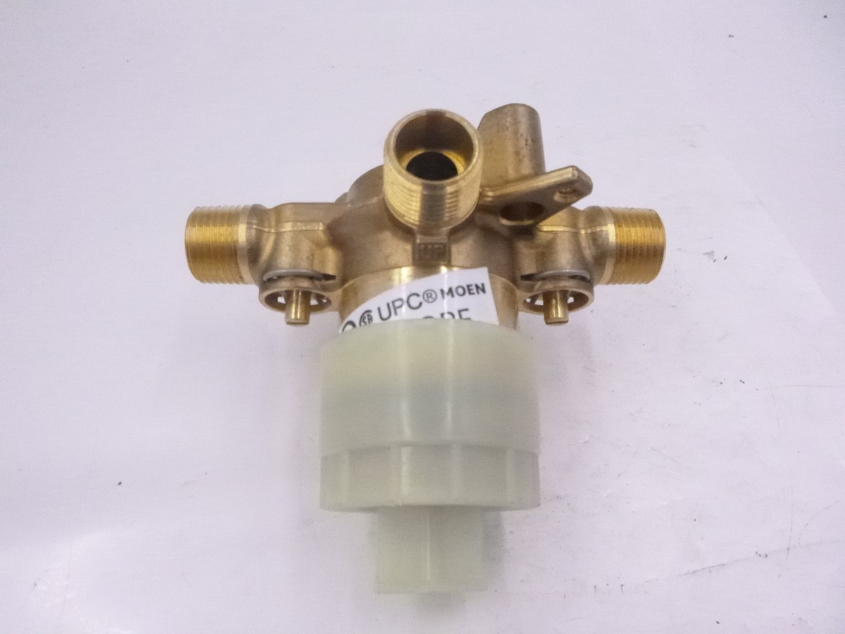 deko_chu⭐︎ Moen UTS9011BN 90 Degree M-CORE 3-Series 2-Handle Shower