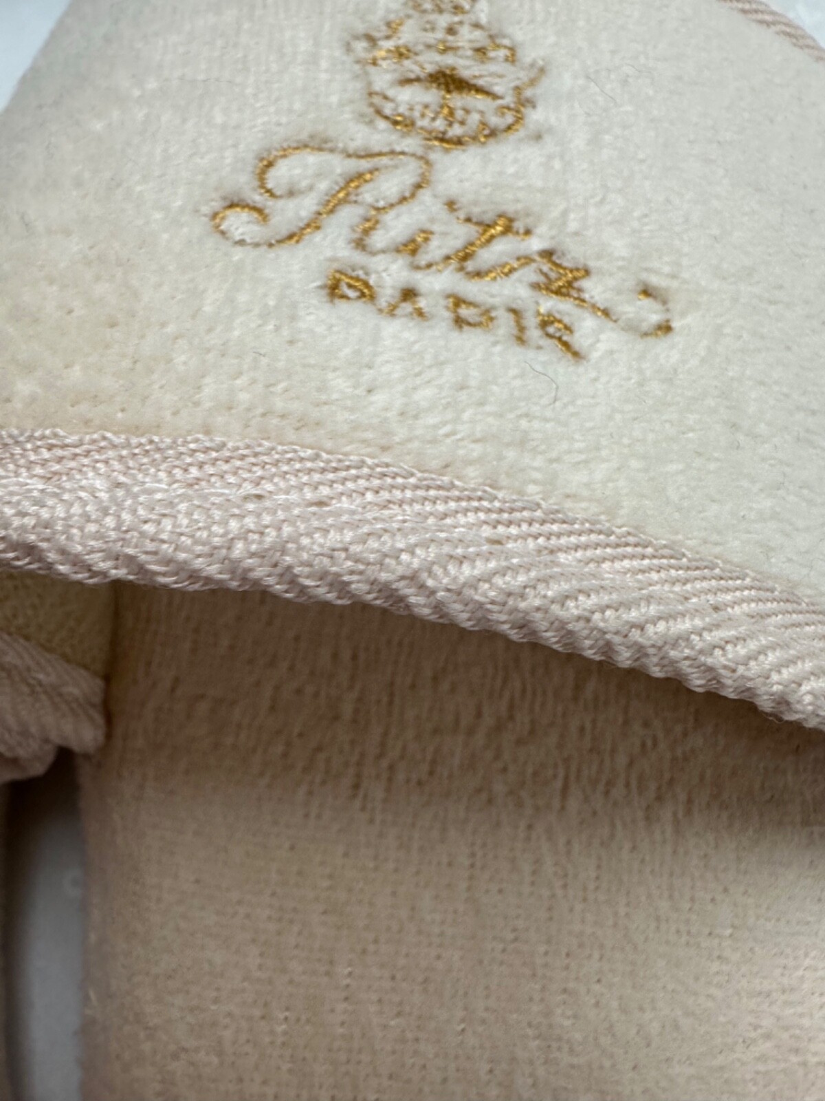PANTOFOLA D’ORO Nuove pantofole Ritz Paris Hotel Spa 5 stelle resort ricamo French Terry taglia unica