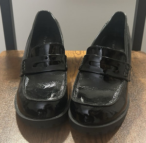 True Craft Women’s Black Patent Leather Slip-On Loafers Round Toe Size 8
