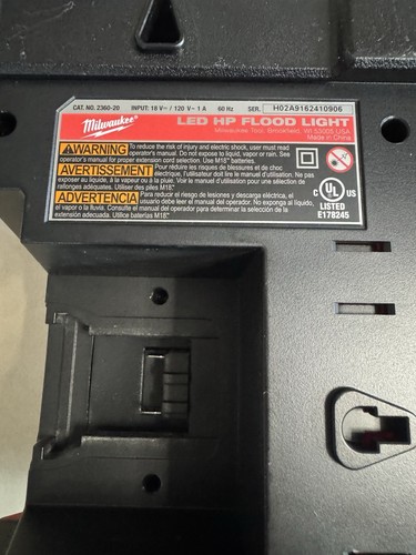 Milwaukee m18 LED HP flood light - Picture 5 of 5