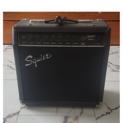 Squier Champ 15GR 15W Solid State 2Channel Combo Amp for Electric Guitar working