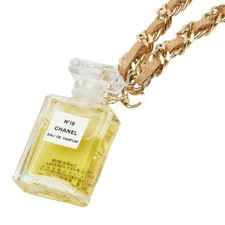 Chanel N°19 Eau De Parfum Perfume Bottle Pendant Necklace Women Beige One Size
