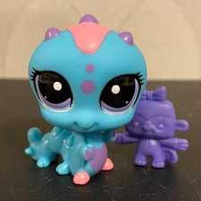 Authentic Littlest Pet Shop #1924 Blue pink caterpillar