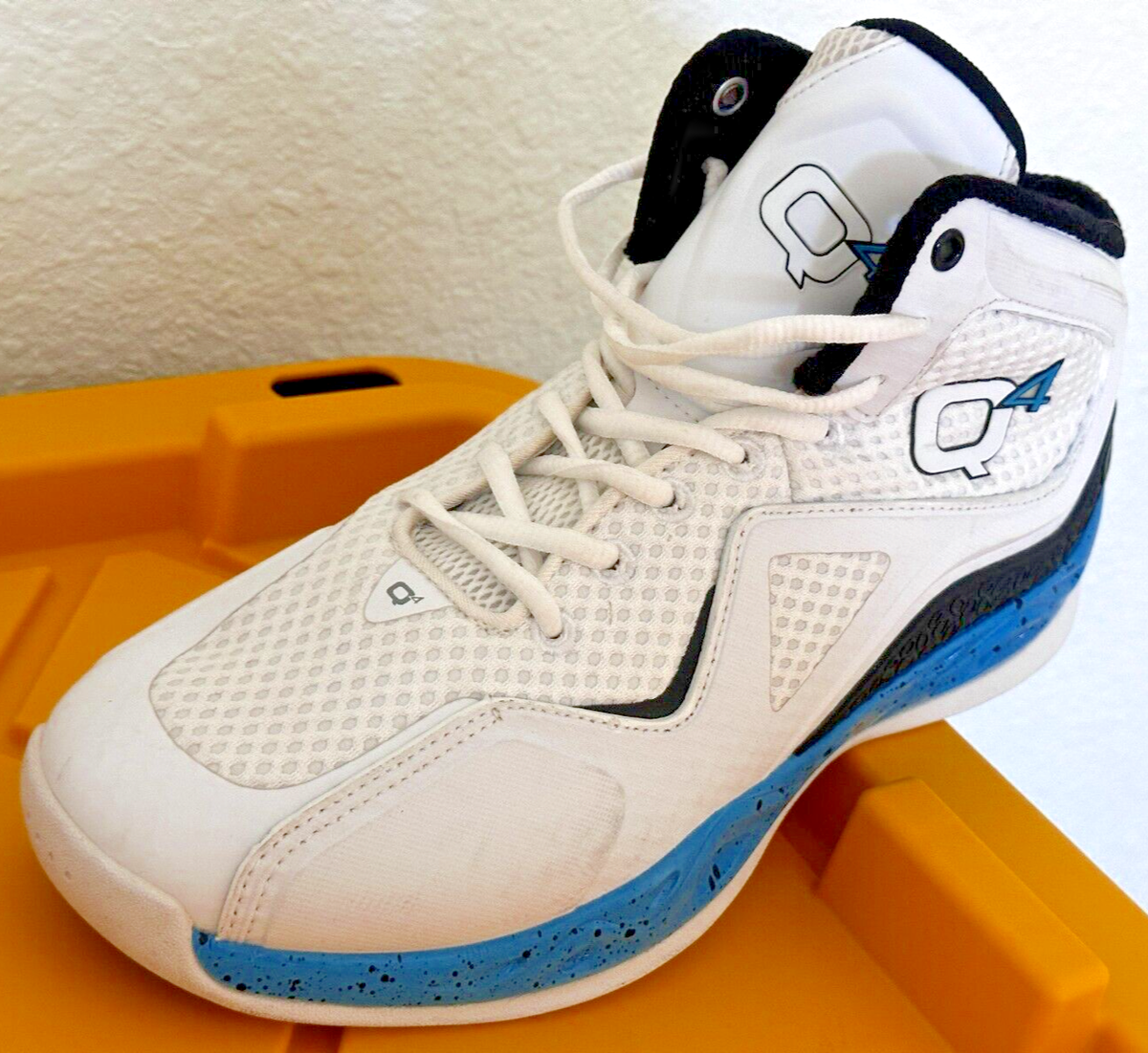 Q4 Sports Millennium Hi Performance Basketball Sneakers  display picture 1