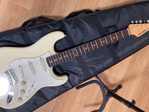 Edwards E-St-Alr Vintage White No.MG2517