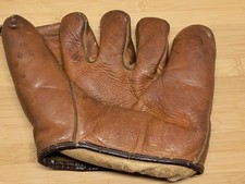 Spalding Leather Glove Split Finger Small Web Button Strap 1940's RHT VTG