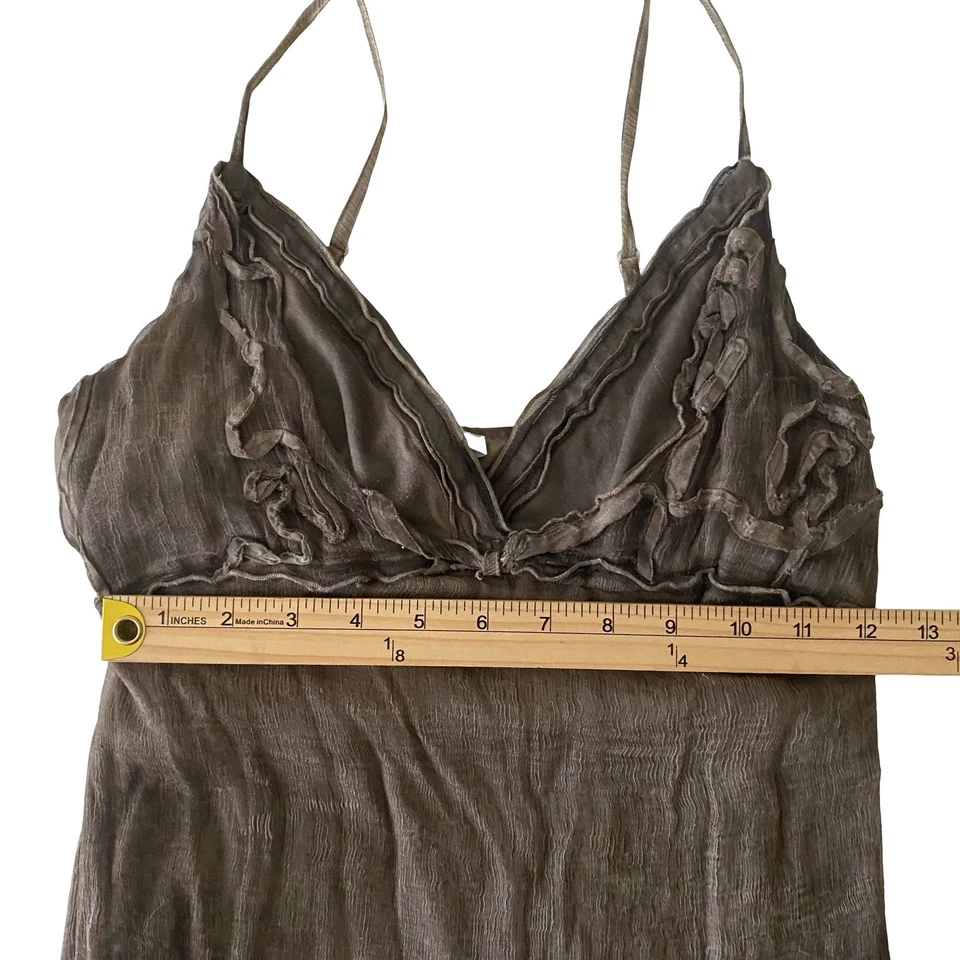 Camiseta sin mangas SAGA color topo con volantes cuello en V correa de espagueti seda en capas transparentes Boho Foto 4 de 4