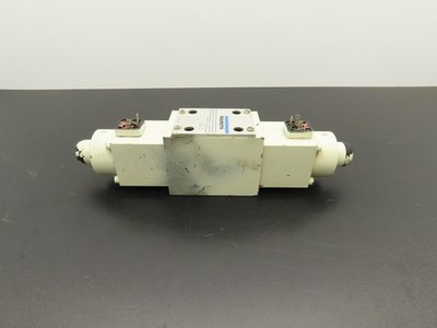 Mannesmann Rexroth 4WRA 10 W40-12/24NZ4/M-993-X Hydraulic Solenoid Valve 24VDC